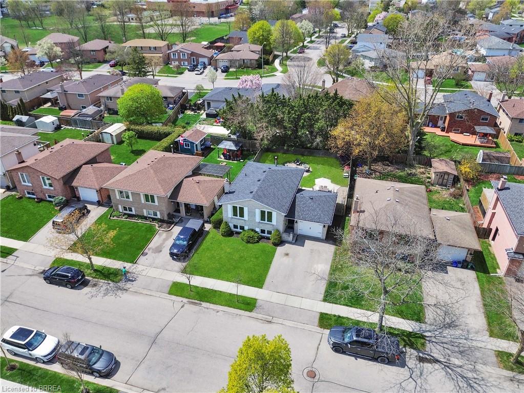 28 Dante Crescent