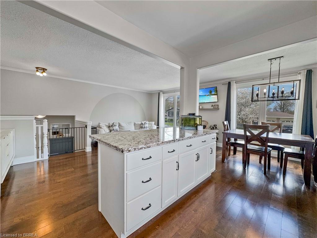 28 Dante Crescent