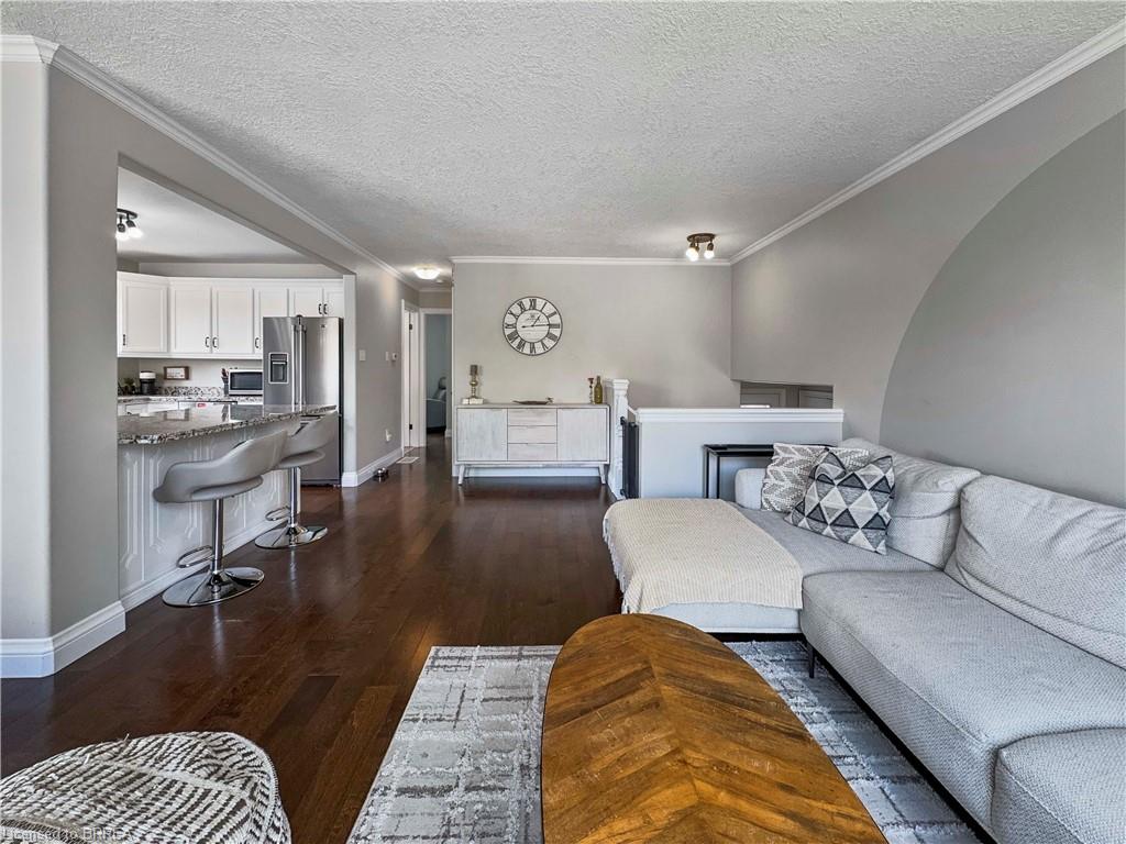 28 Dante Crescent