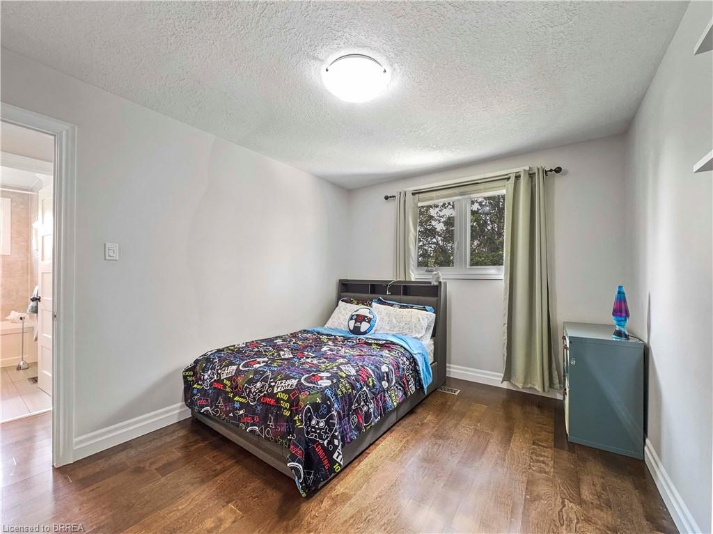 28 Dante Crescent