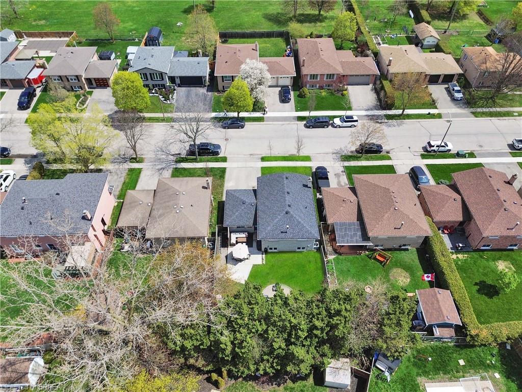 28 Dante Crescent