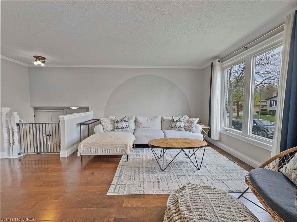 28 Dante Crescent