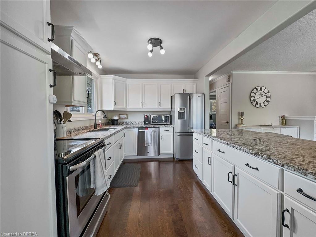 28 Dante Crescent