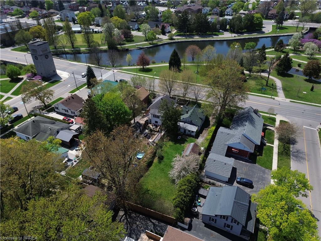 221 Norfolk Street N