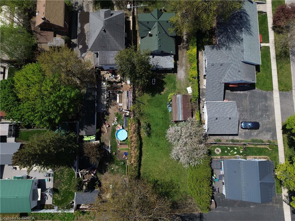 221 Norfolk Street N