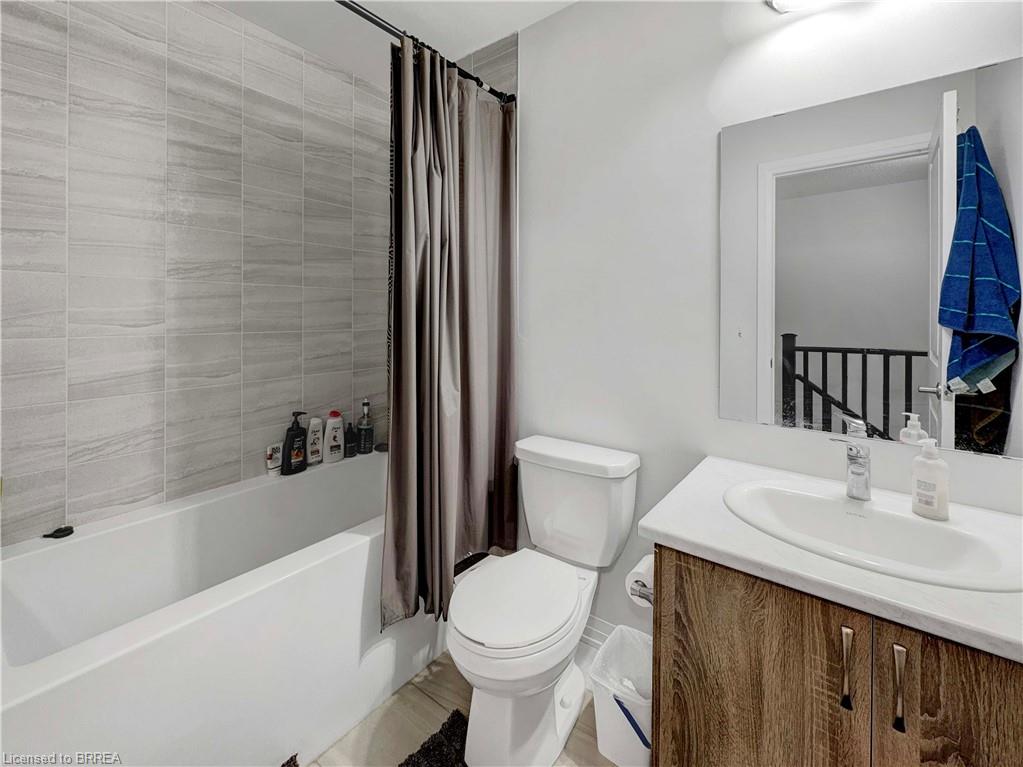 1105-585 Colborne Street Unit: 1105