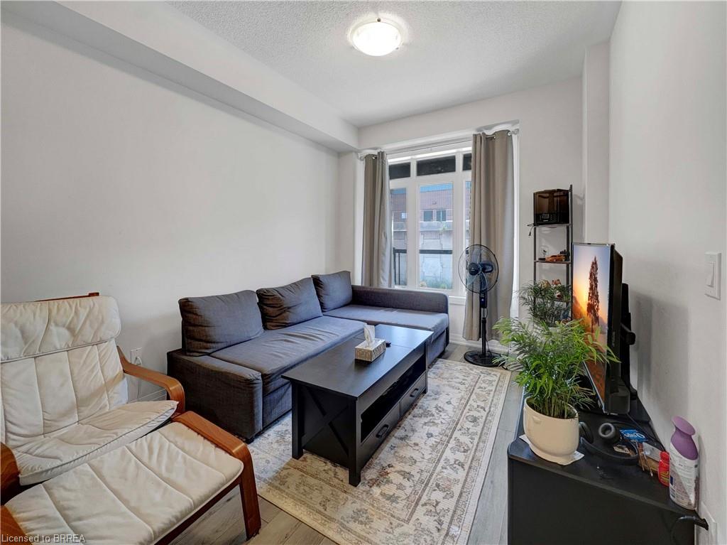 1105-585 Colborne Street Unit: 1105