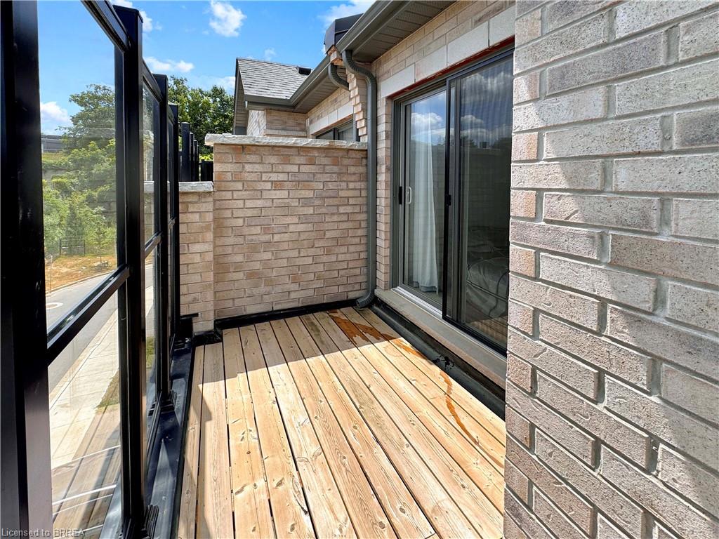1105-585 Colborne Street Unit: 1105