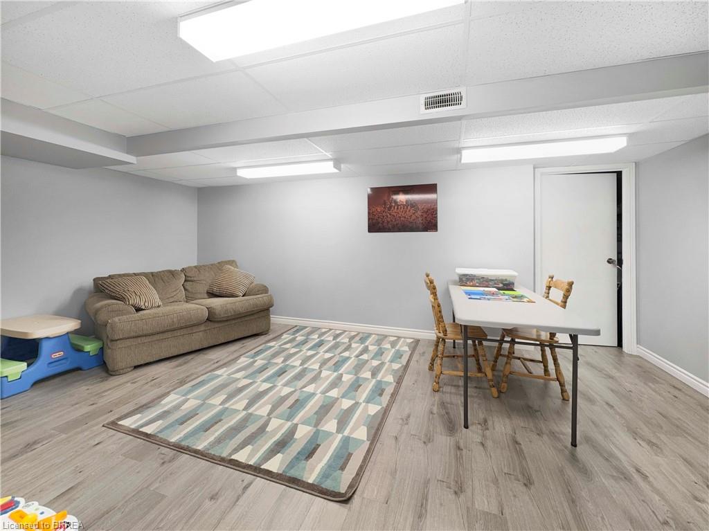30 Lingwood Drive