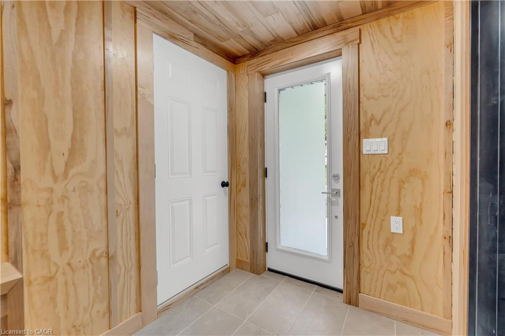 16 Hillcrest Street W