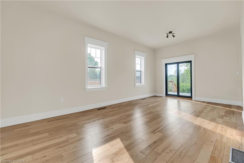 16 Hillcrest Street W