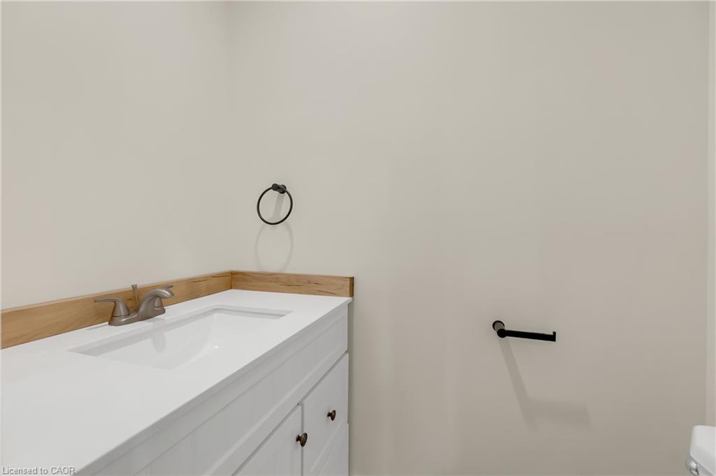 16 Hillcrest Street W