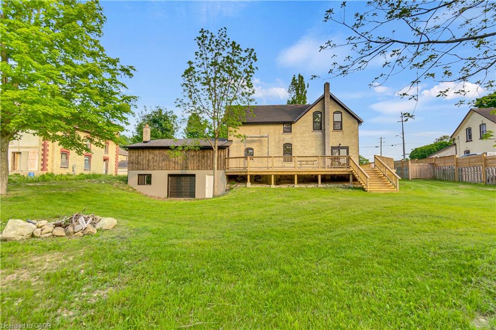 16 Hillcrest Street W