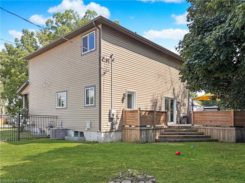 25 Baird Street S