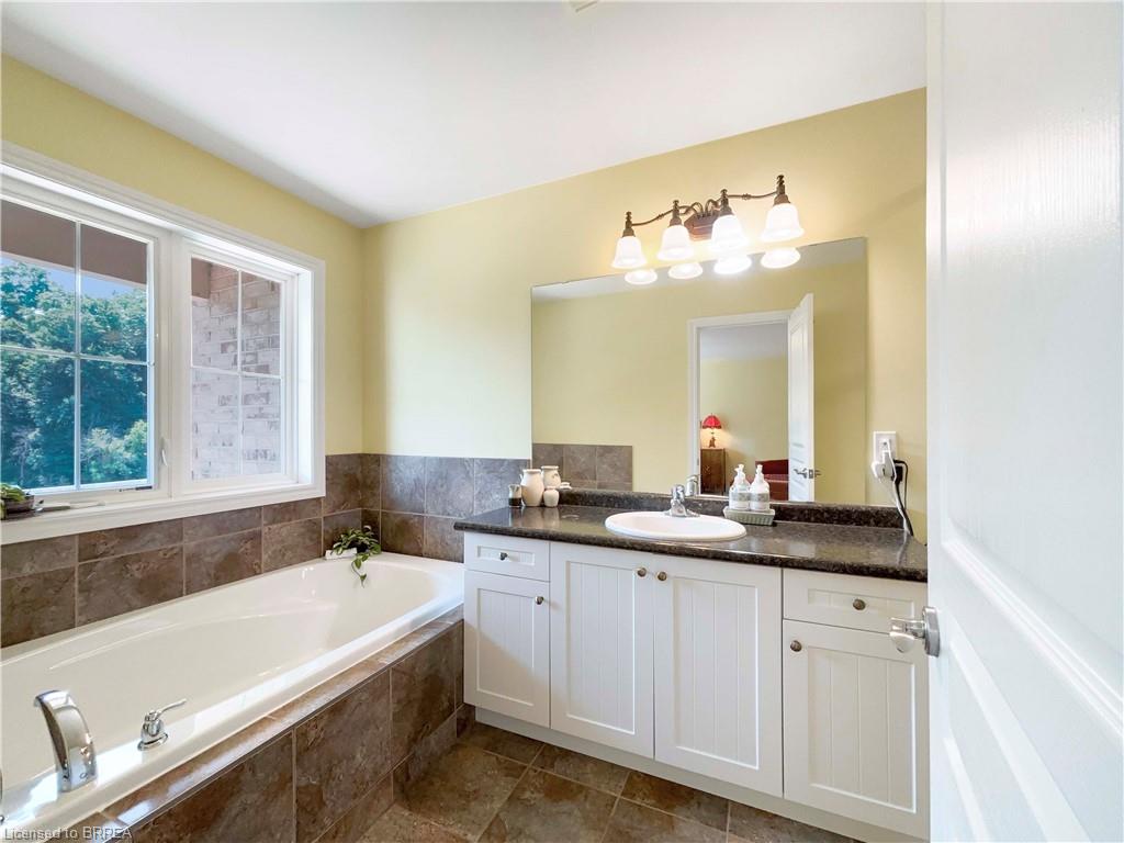 8-80 Willow Street Unit: 8
