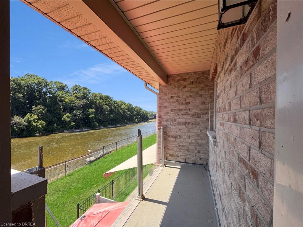 8-80 Willow Street Unit: 8