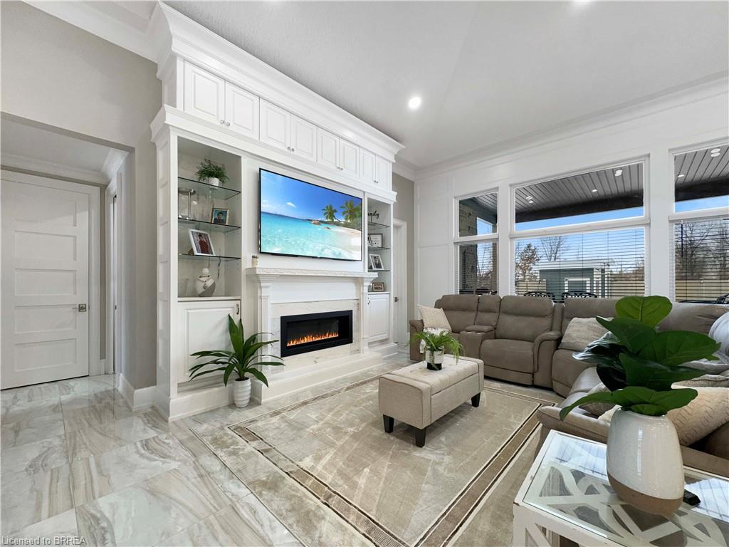 18 Harper Boulevard