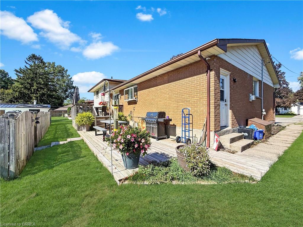 46 Davis Street W