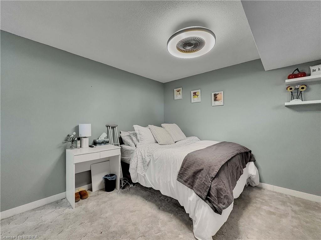 46 Davis Street W