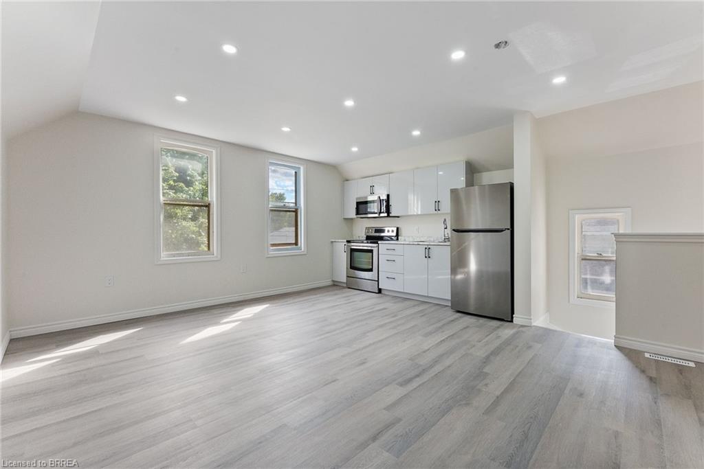 150 Elgin Street Unit: UPPER