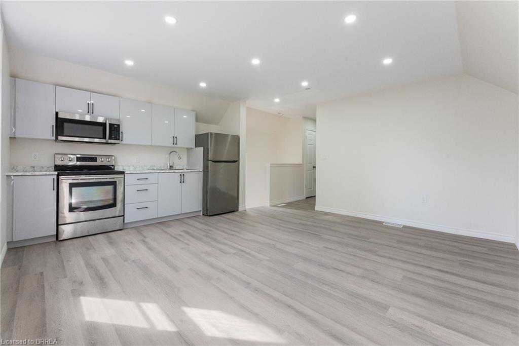 150 Elgin Street Unit: UPPER
