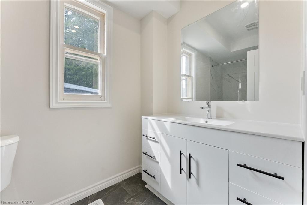 150 Elgin Street Unit: LOWER