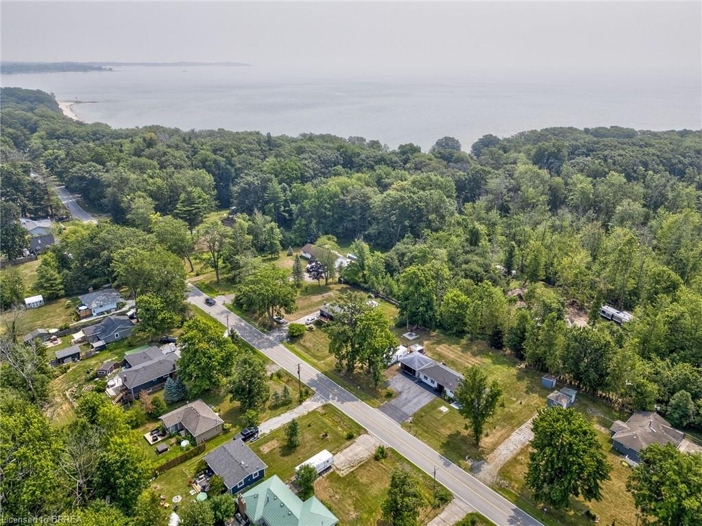 2525 Vimy Road