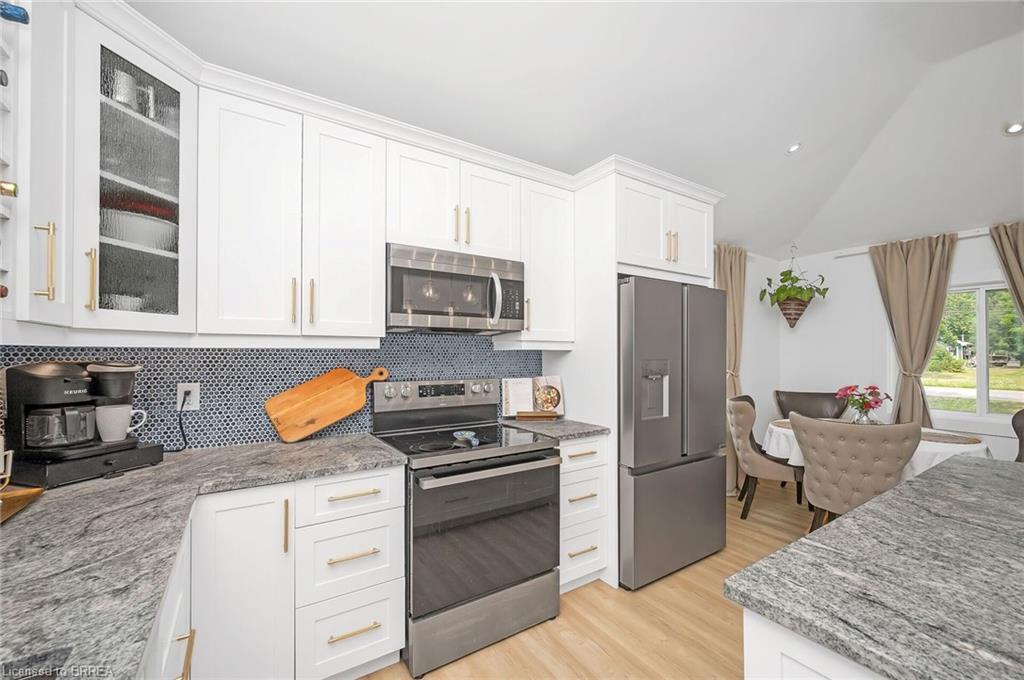 2525 Vimy Road