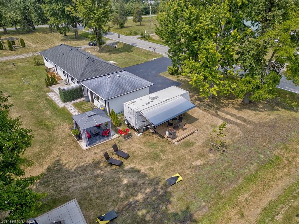 2525 Vimy Road