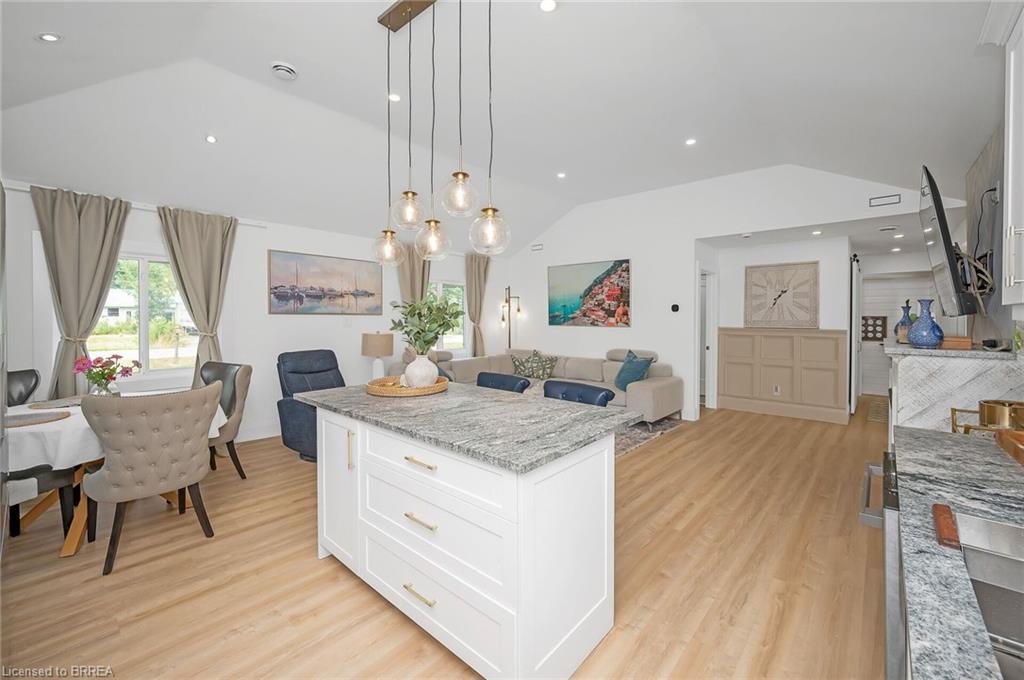 2525 Vimy Road