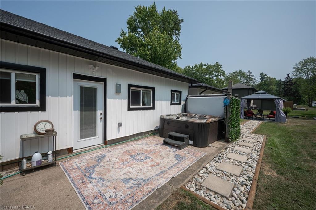 2525 Vimy Road