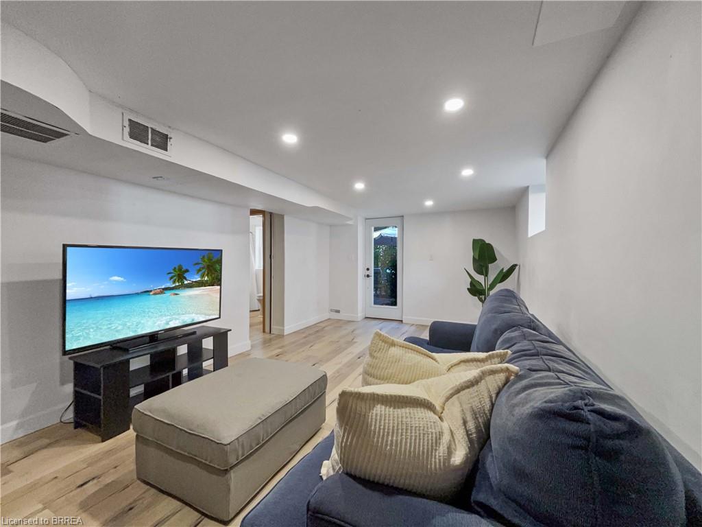 65 Forbes Avenue