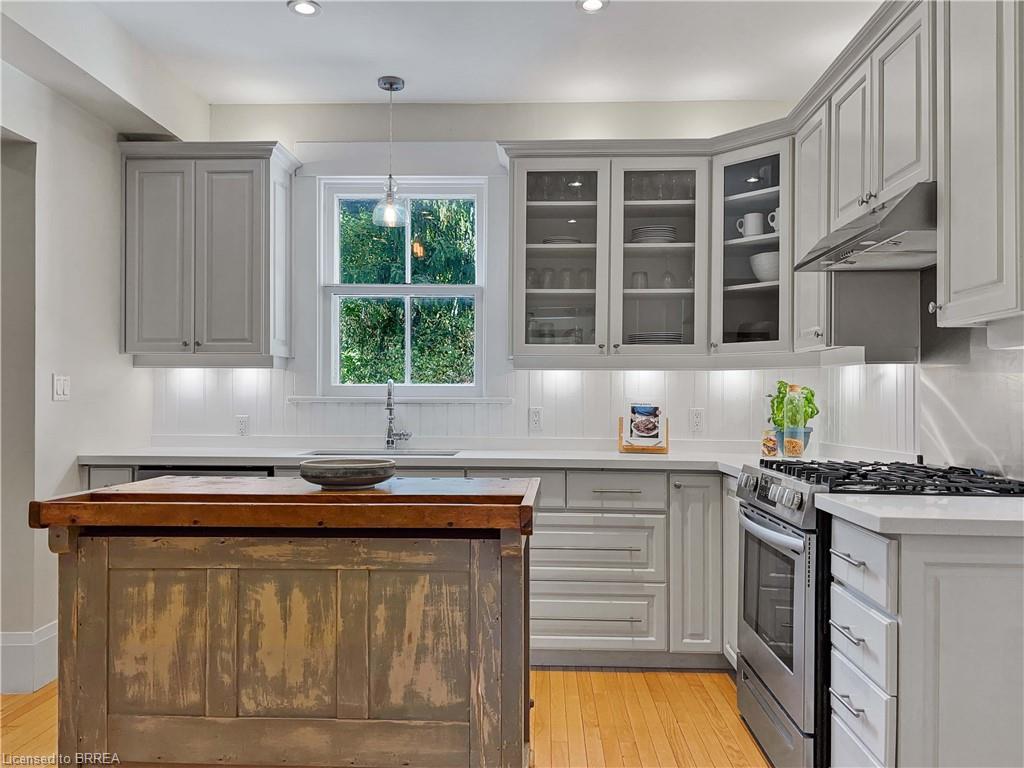 65 Forbes Avenue