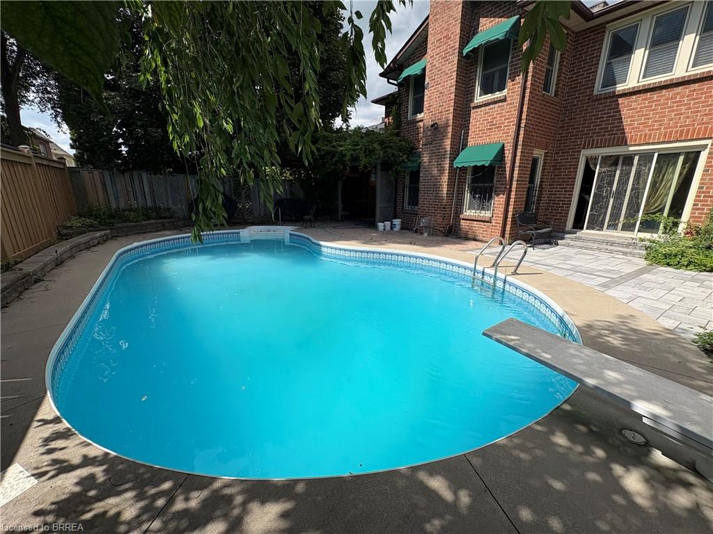 972 Gablehurst Crescent
