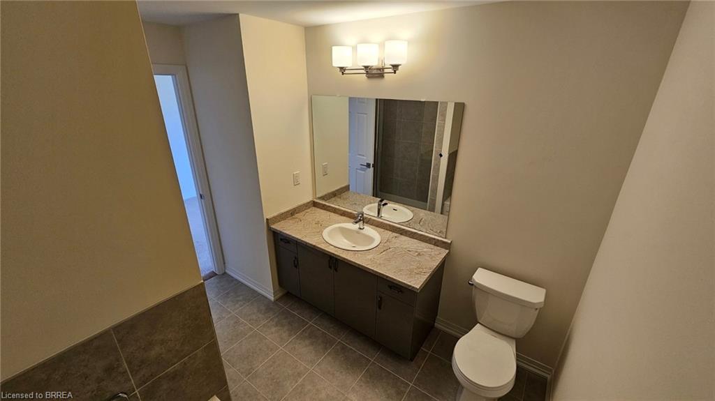25-660 Colborne Street W, Brantford Unit: 25