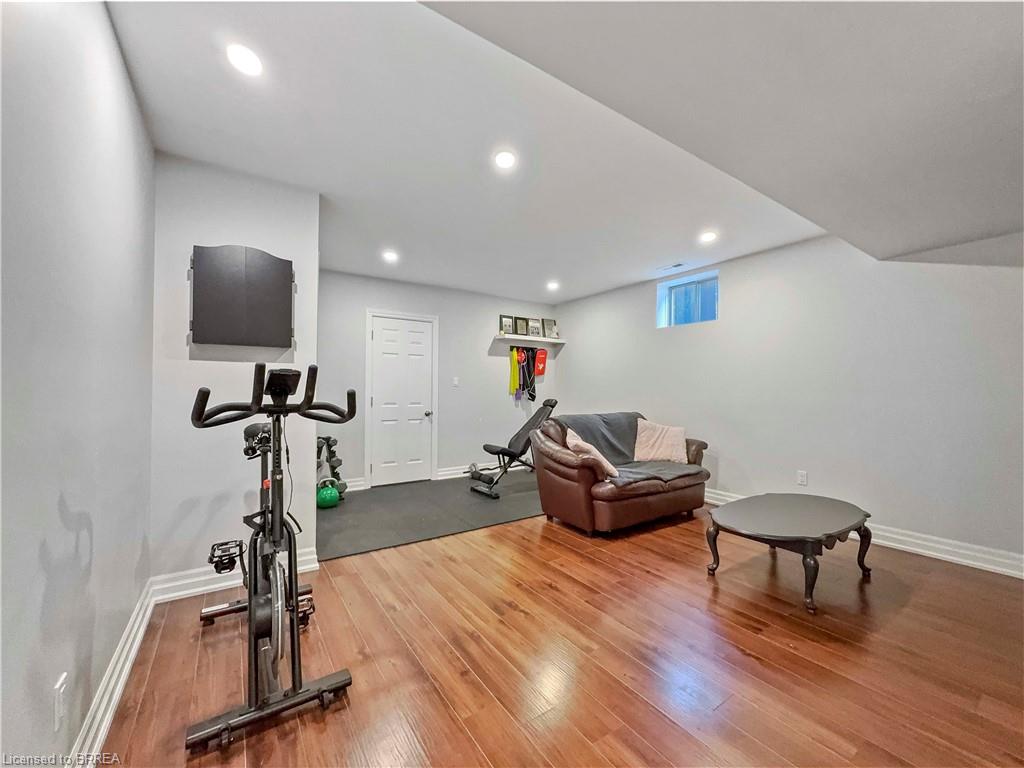 701 Upper Paradise Road, Hamilton