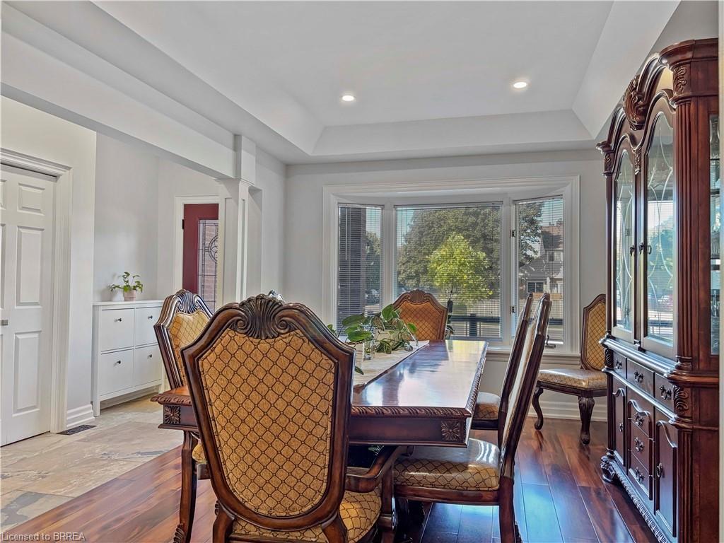 701 Upper Paradise Road, Hamilton