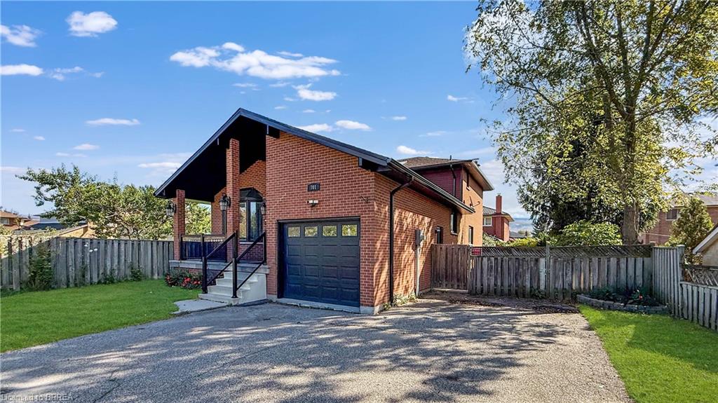 701 Upper Paradise Road, Hamilton