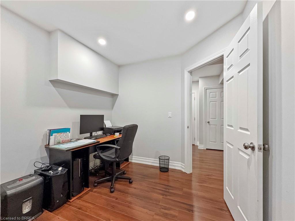 701 Upper Paradise Road, Hamilton