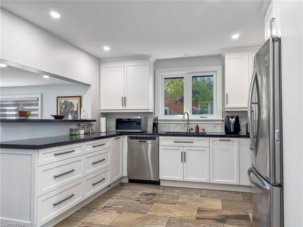 701 Upper Paradise Road, Hamilton