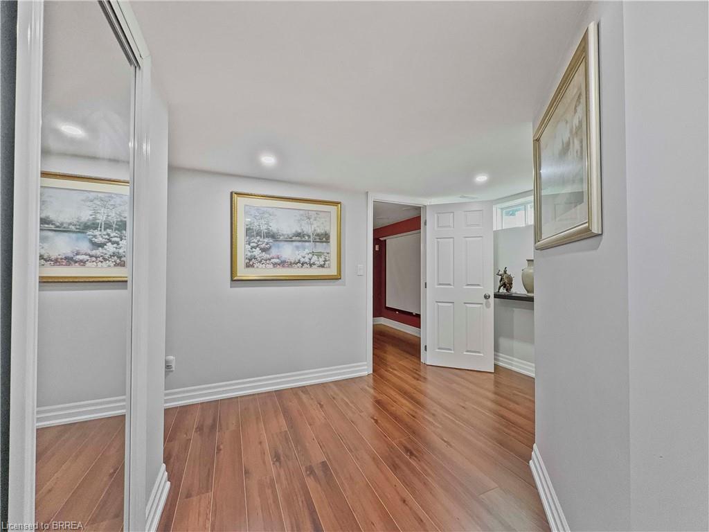 701 Upper Paradise Road, Hamilton