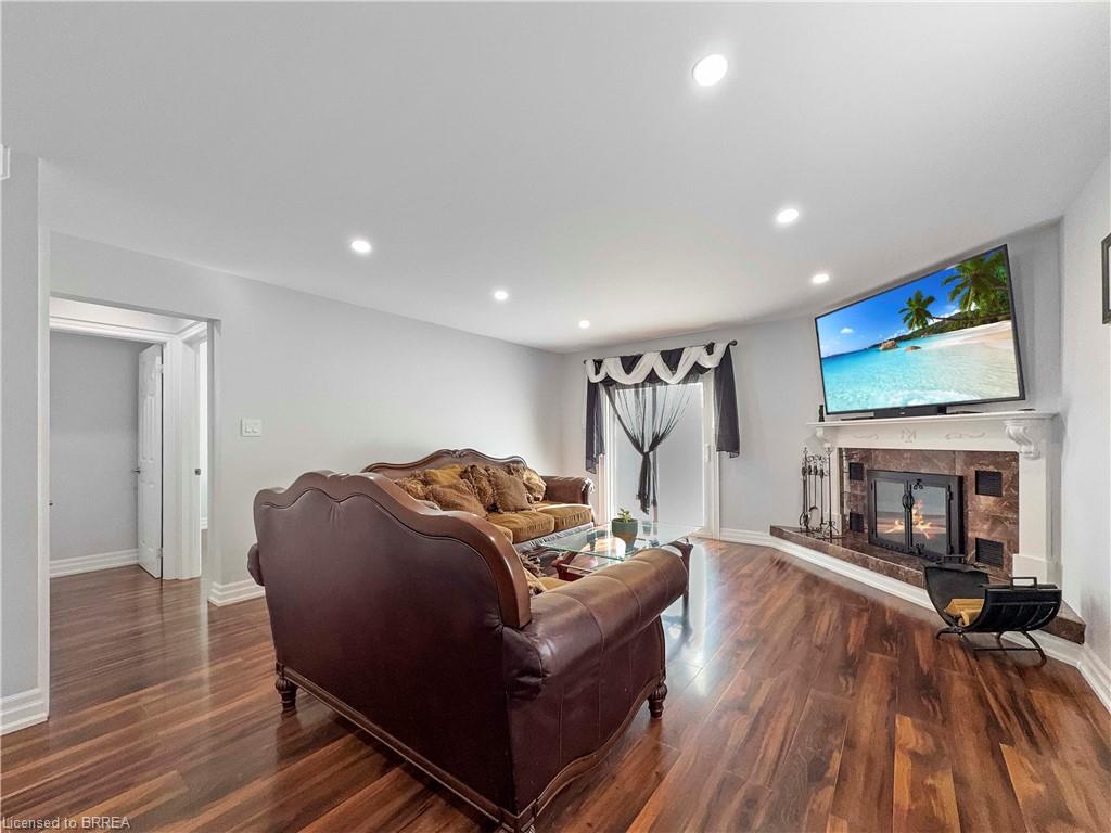 701 Upper Paradise Road, Hamilton