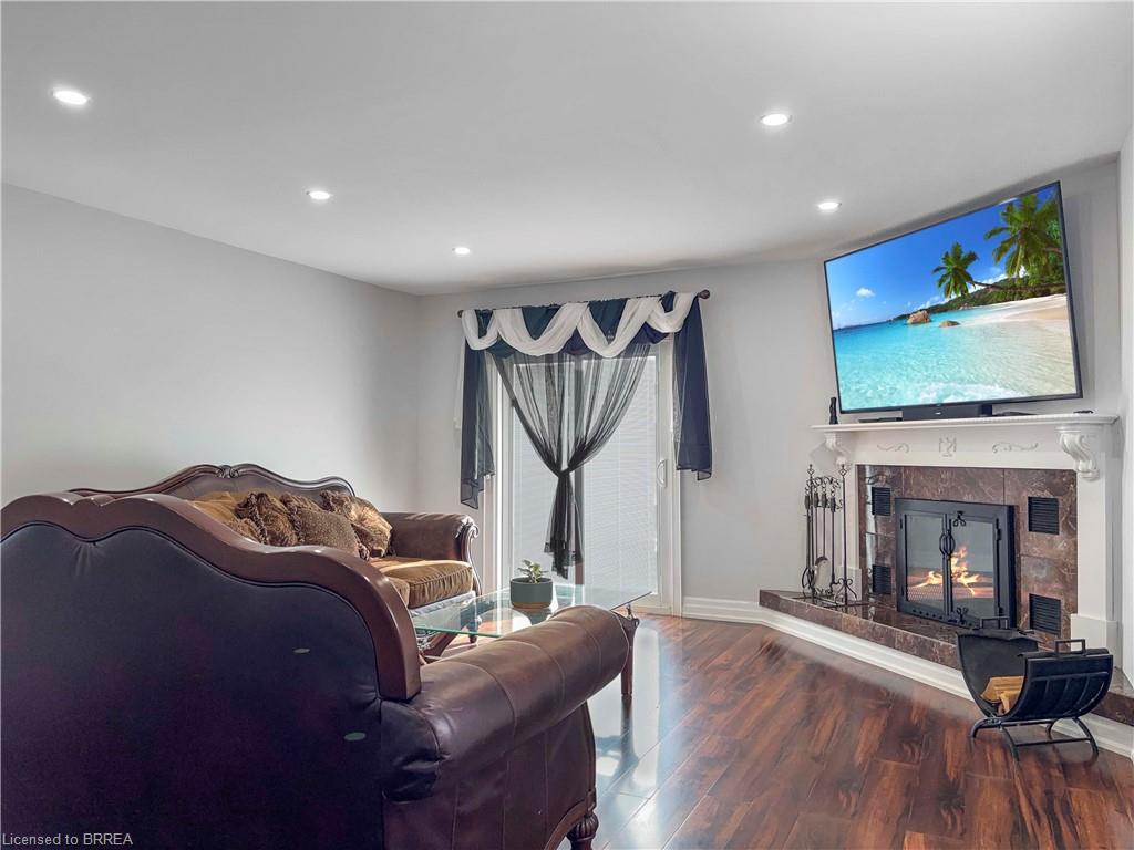 701 Upper Paradise Road, Hamilton