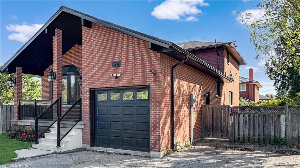701 Upper Paradise Road, Hamilton