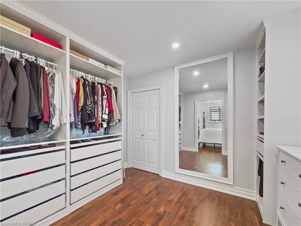 701 Upper Paradise Road, Hamilton