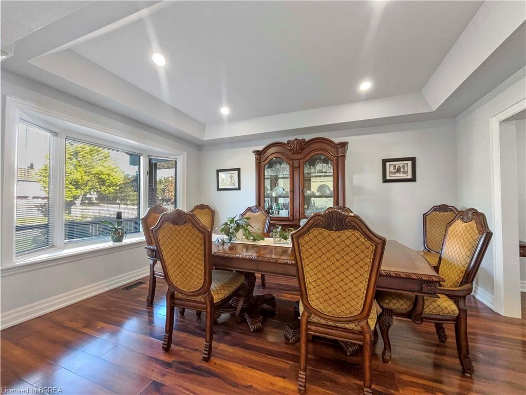 701 Upper Paradise Road, Hamilton