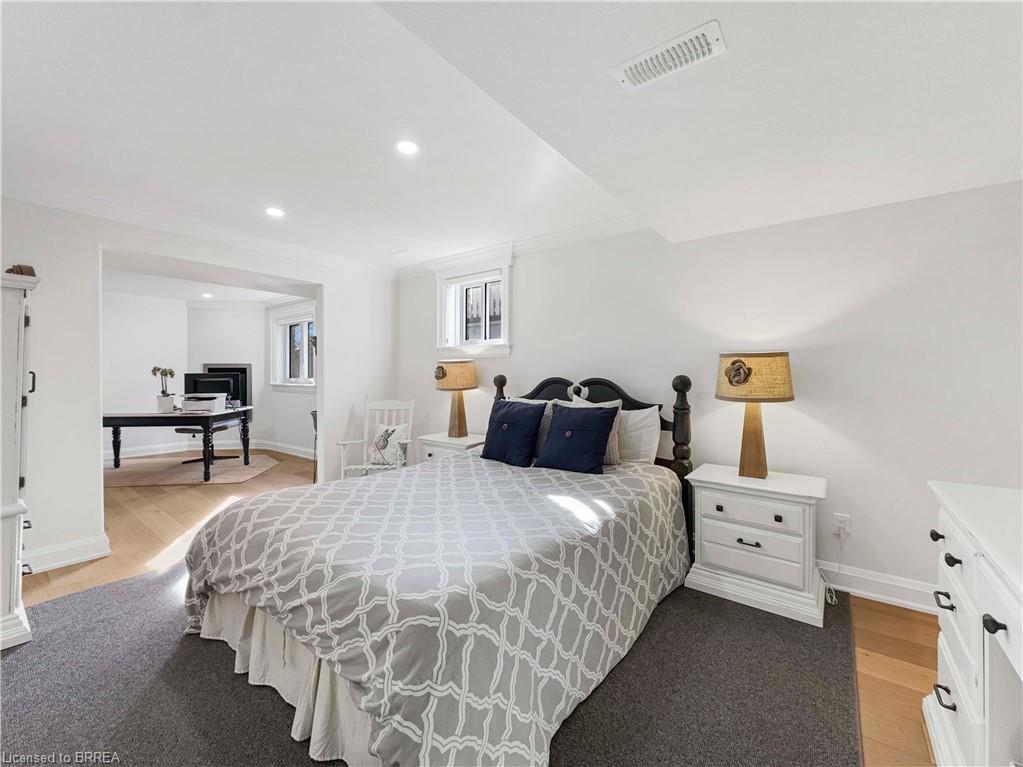 25 Bradbury Crescent