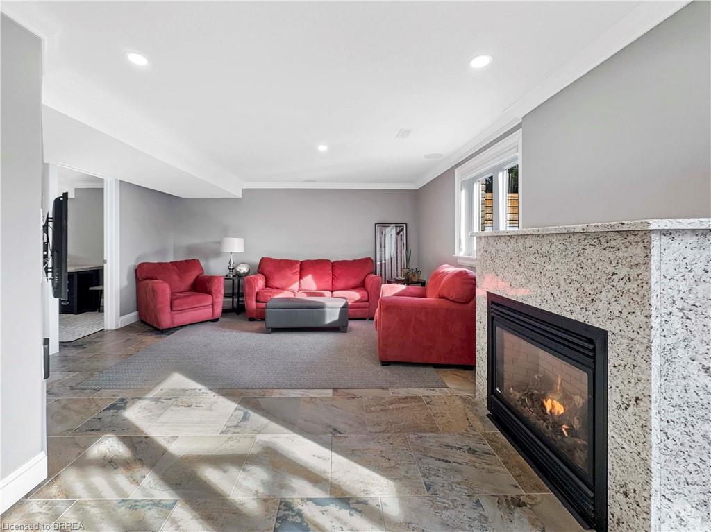 25 Bradbury Crescent