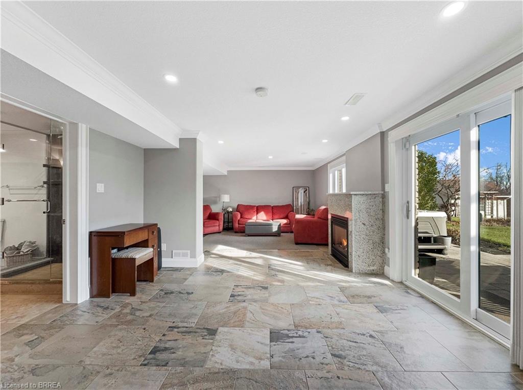 25 Bradbury Crescent