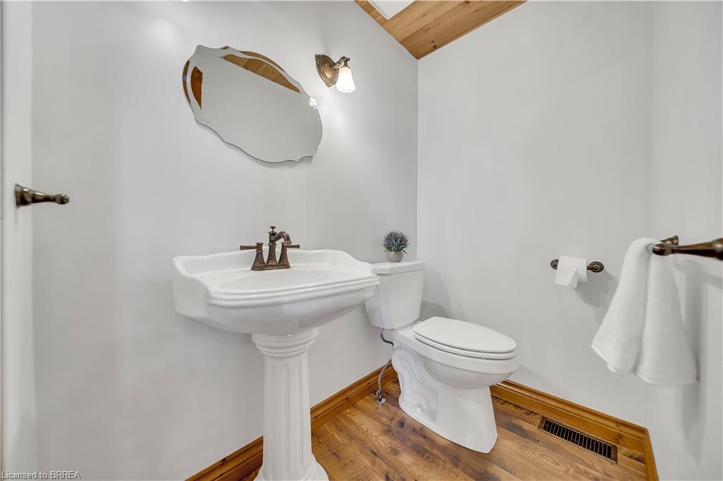 690 Wallace Avenue S